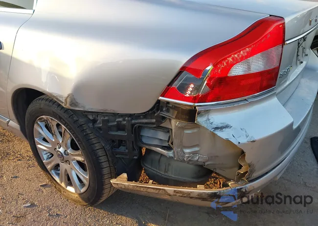 YV1982AS1A1127907: 43714864