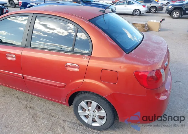 KNADH4A33B6940977: 43716209