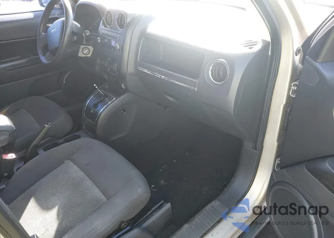 1J4FT28B69D124812: 43716398