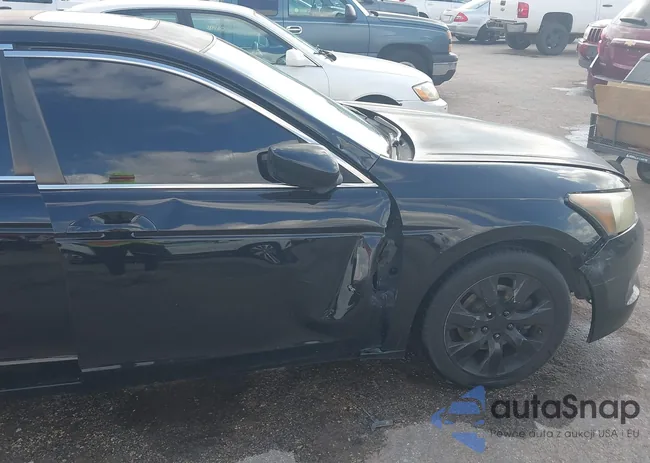 1HGCP2F84AA111438: 43716406