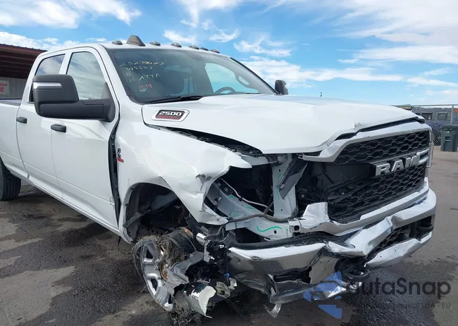 3C6UR5HLXRG235332: 43715669