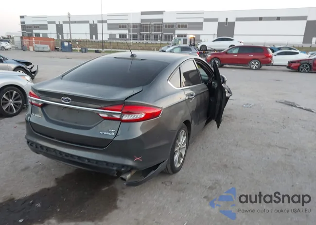 3FA6P0LU2HR195976: 43717058