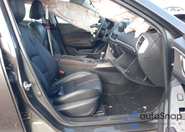 3MZBN1V37JM247465: 43717131