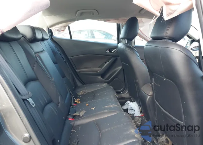 3MZBN1V37JM247465: 43717131