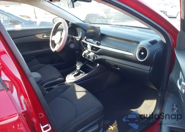 3KPF24AD0LE209411: 43717132