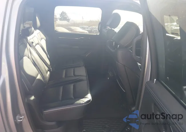 1C6SRFHT0NN247360: 43717457