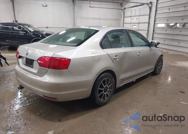 3VWDP7AJ5DM264652: 43716925