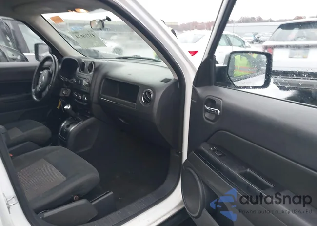 1C4NJRFB0CD578175: 43716934