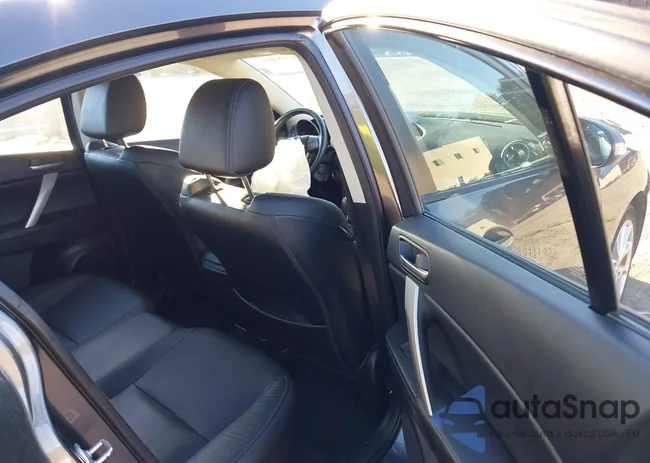 JM1BL1W64C1562029: 43718404