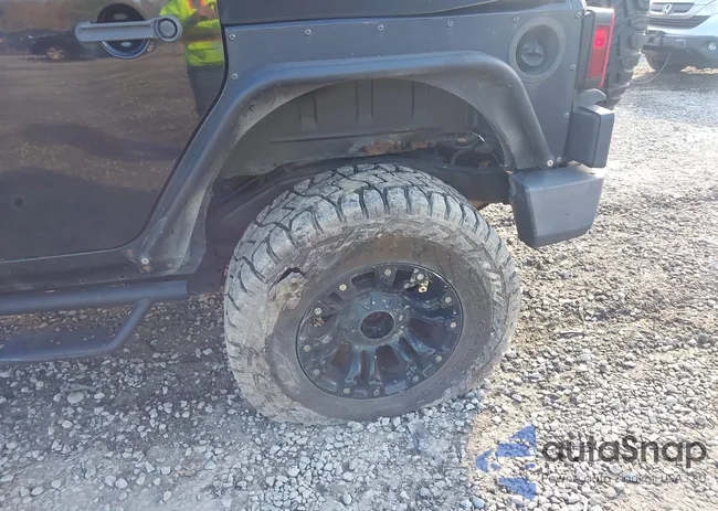 1C4HJWFG2EL157963: 43718537