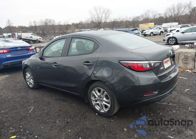 3MYDLBYV7HY155040: 43718555