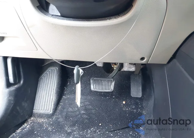 3KPF24AD0ME395341: 43717781