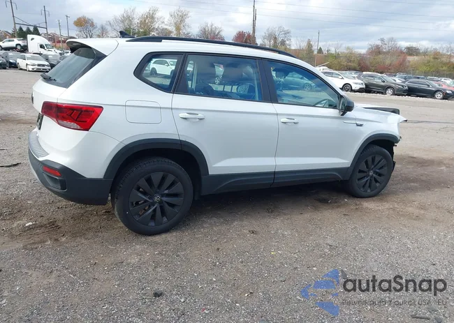 3VVDX7B22NM027176: 43717829