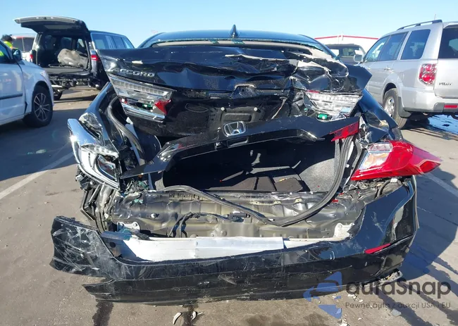 1HGCV3F42KA007637: 43717859