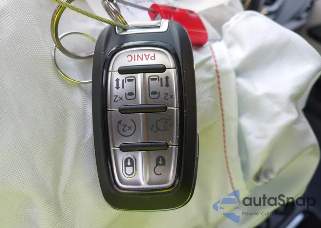 2C4RC1FG8LR135780: 43717955