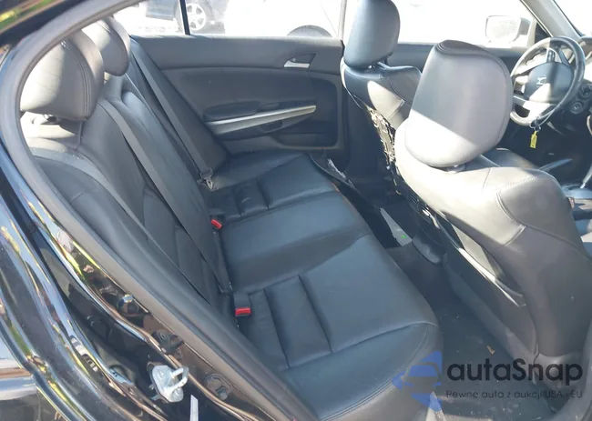 1HGCP2F83AA164602: 43719611