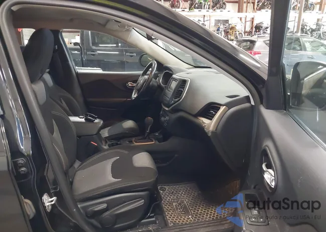 1C4PJMCS3EW268562: 43718848