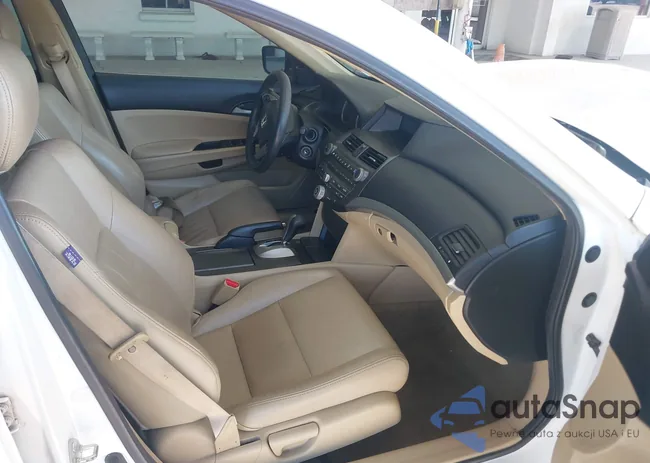 1HGCP2F44BA092159: 43719640