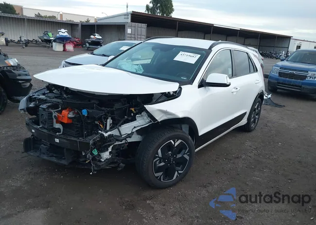 KNDCR3L16P5047328: 43719682