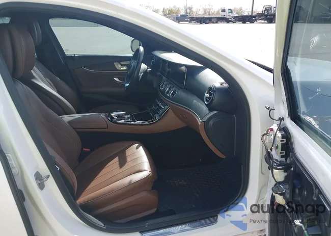 WDDZF4KB5HA096733: 43719685