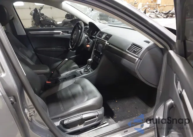 1VWDT7A34HC063121: 43719742