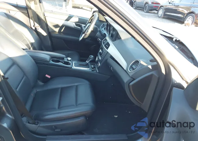 WDDGF8AB5DR286740: 43721181