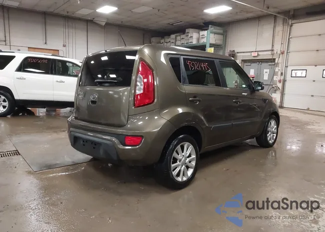 KNDJT2A62C7465353: 43721445