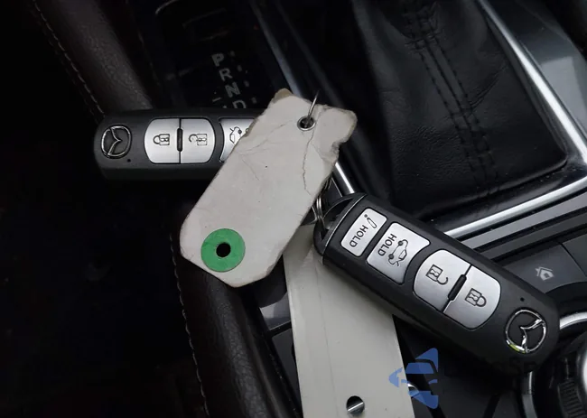 JM1GL1V57H1153741: 43721551