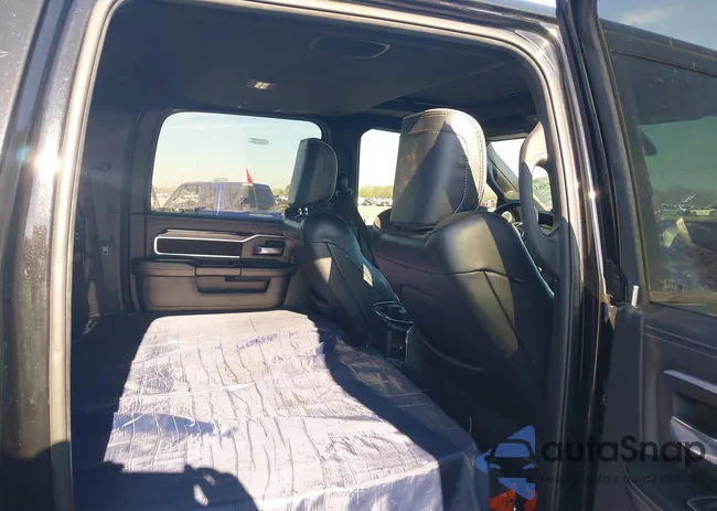 3C63RRJL8NG415917: 43721563