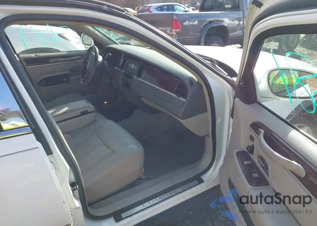 2LNBL8CV7AX615844: 43720681