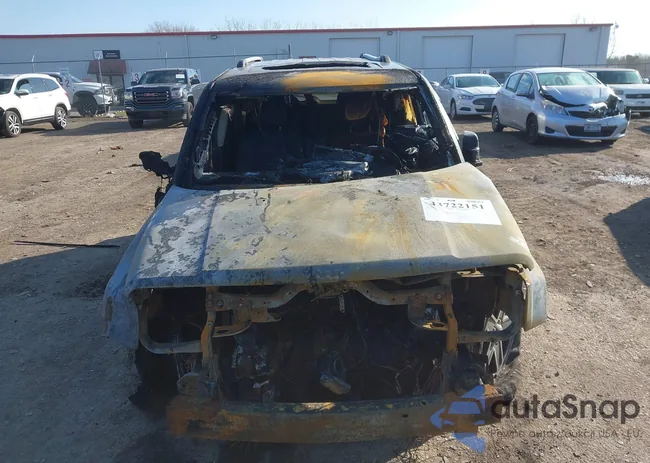 1C4NJRFB8GD545303: 43722151