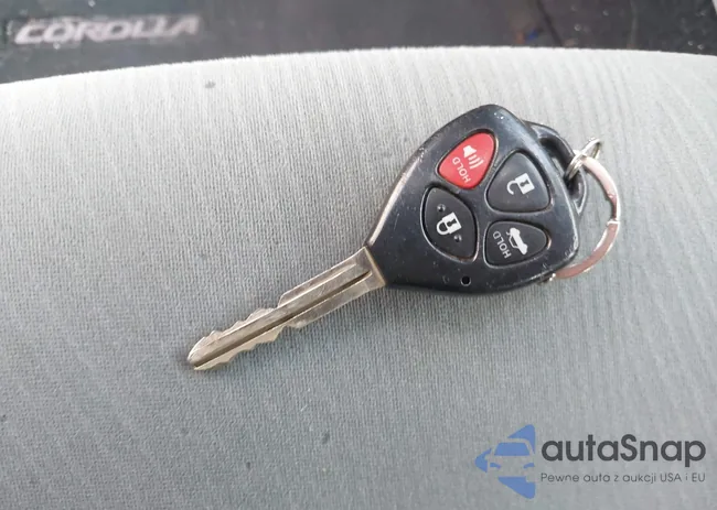 2T1BU4EE6DC100611: 43722493