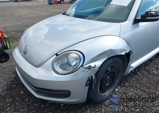 3VWF17AT9FM601046: 43722550