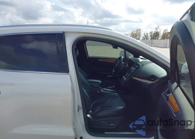 5LMCJ3C99KUL38880: 43722552