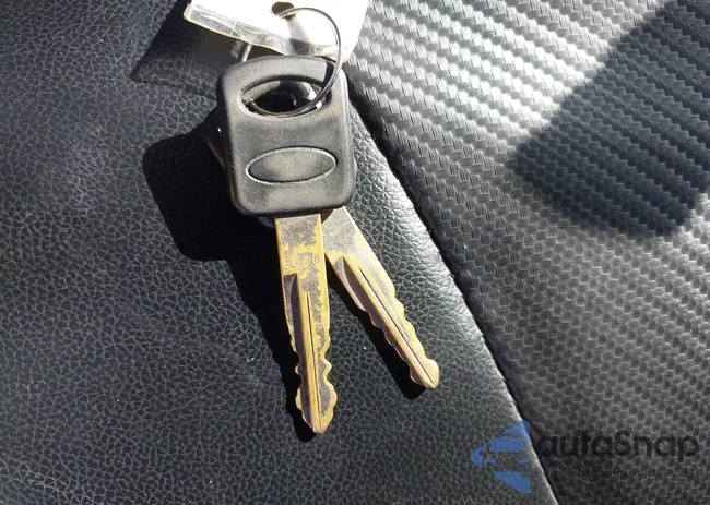 1FTYR10C0WPA27014: 43722575