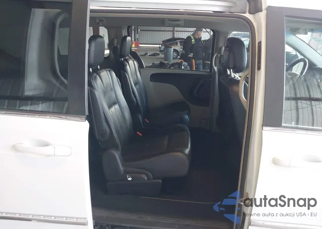 2C4RC1BG4GR296638: 43721753