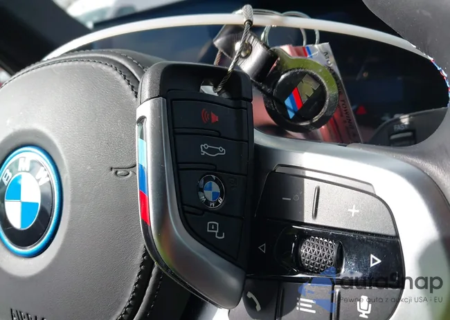 WBY33AW08RFT02632: 43722970