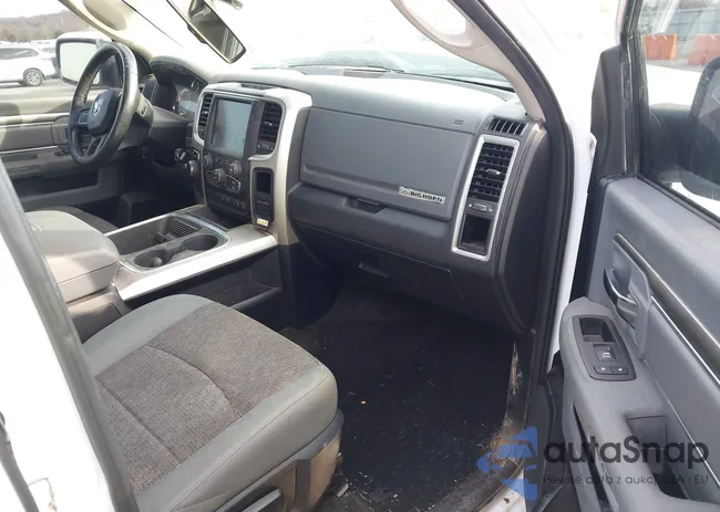 1C6RR6LM6HS751853: 43724618