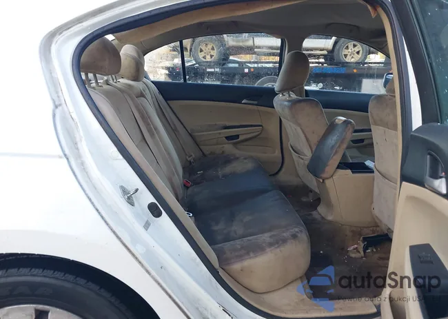 1HGCP2F35BA152182: 43723732