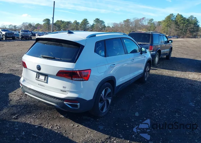 3VVUX7B28RM068871: 43724867