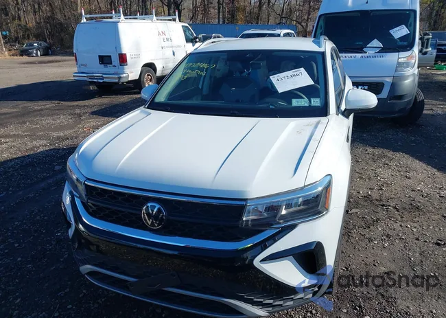 3VVUX7B28RM068871: 43724867