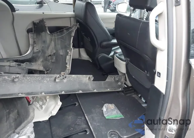 2C4RC1BGXHR595584: 43725016