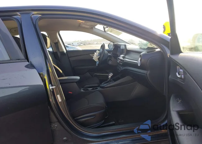 3KPF24AD2ME263326: 43726484