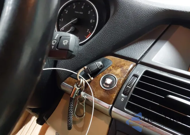 4USFE43587LY75257: 43725758