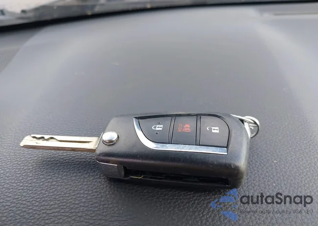 2T3F1RFV2KW032073: 43725793