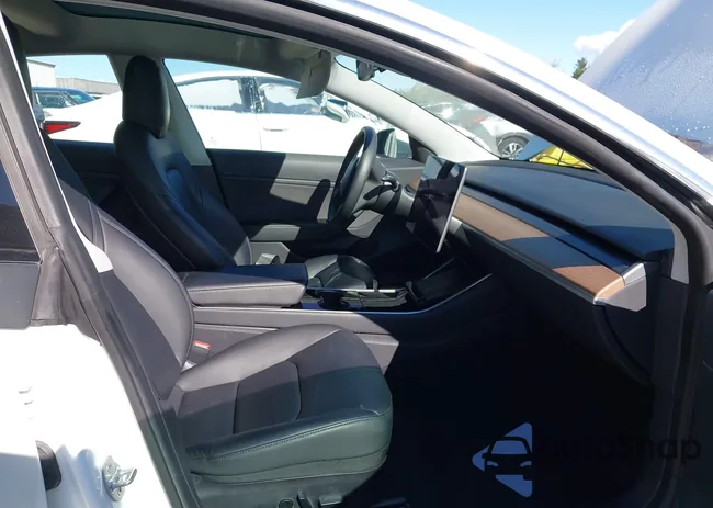 5YJ3E1EB7LF637536: 43725949