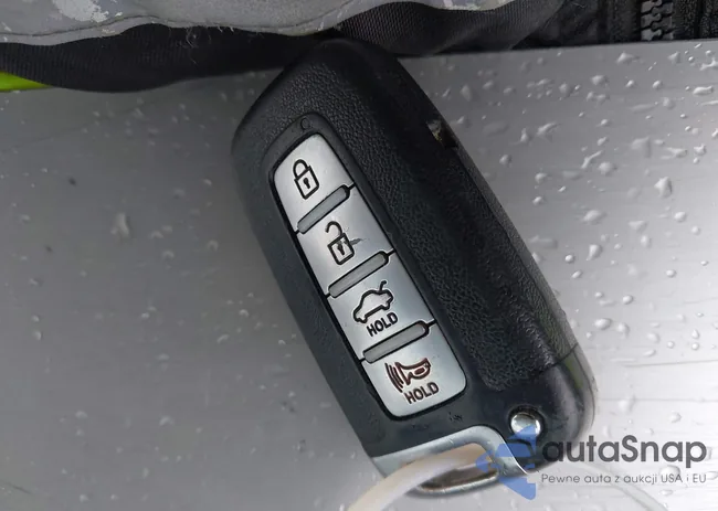 KMHGC4DD5DU221632: 43726652