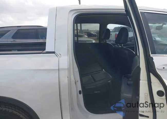 5FPYK2F60HB011606: 43728196