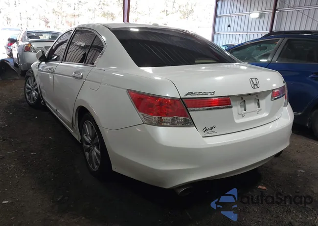 1HGCP3F87CA014761: 43728353