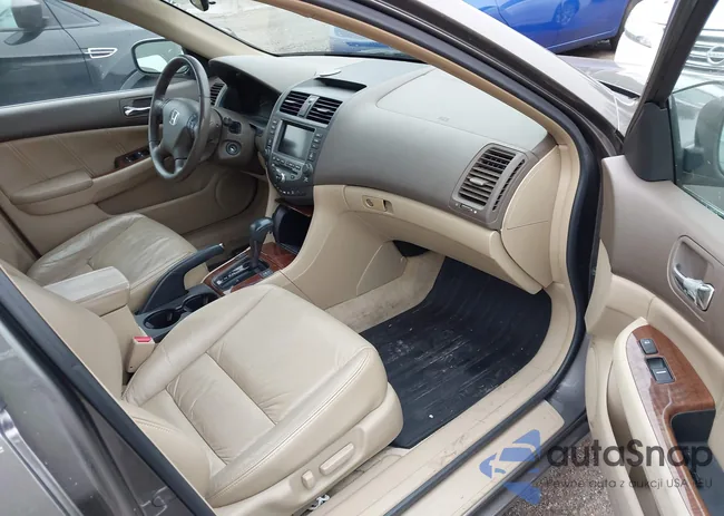 1HGCM66837A071930: 43728369